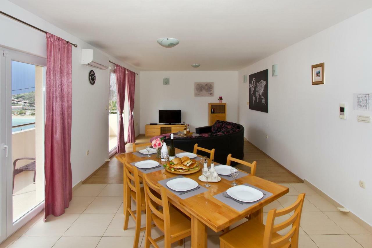 Villa Omis Michy - Family House For Big And Small Groups Zewnętrze zdjęcie