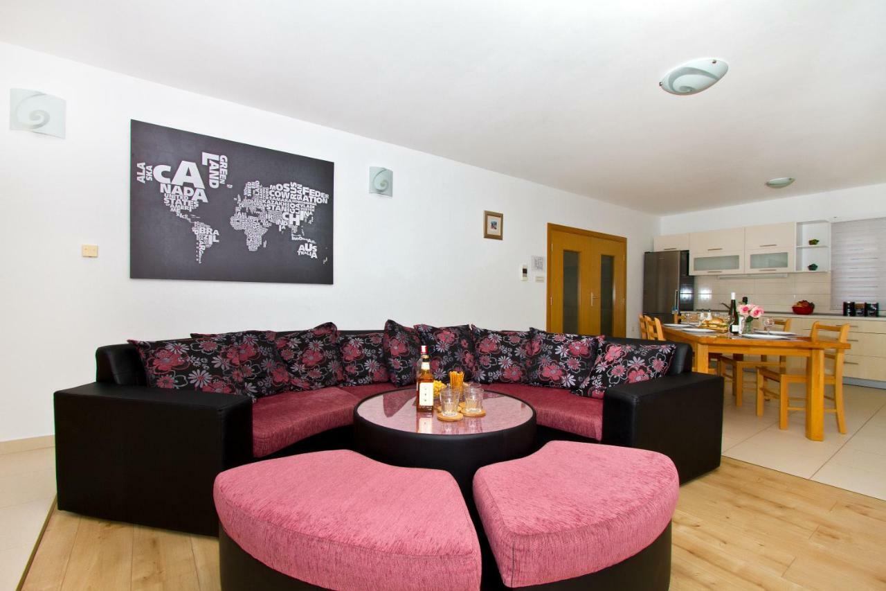 Villa Omis Michy - Family House For Big And Small Groups Zewnętrze zdjęcie